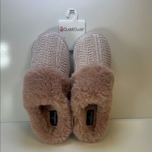 Cuddl Duds Women's Cozy Cream and Tan Slippers